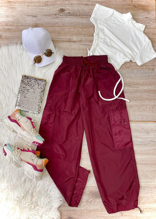 Conjunto pantalón cargo Vino tinto y Blusa